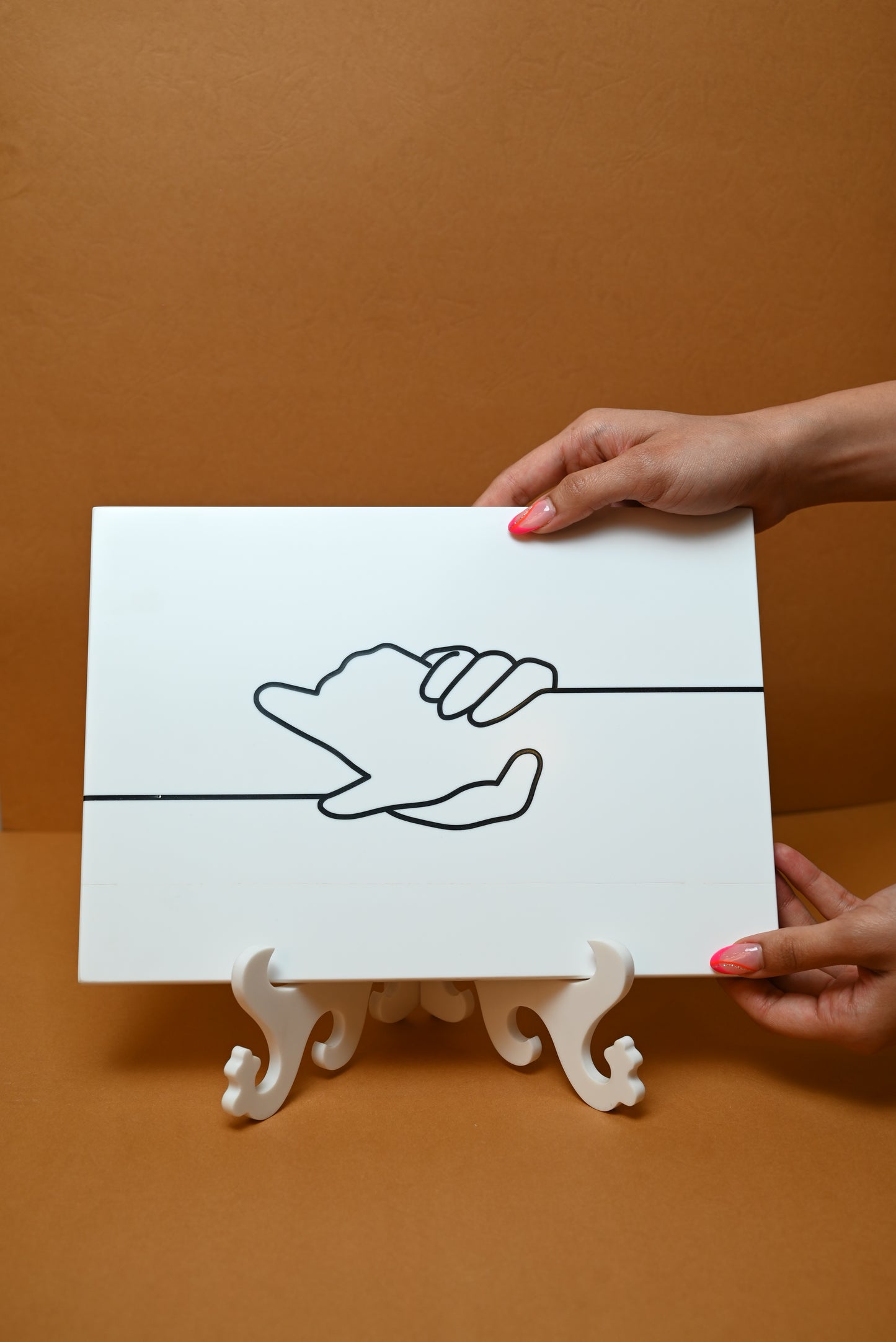 Table art with stand